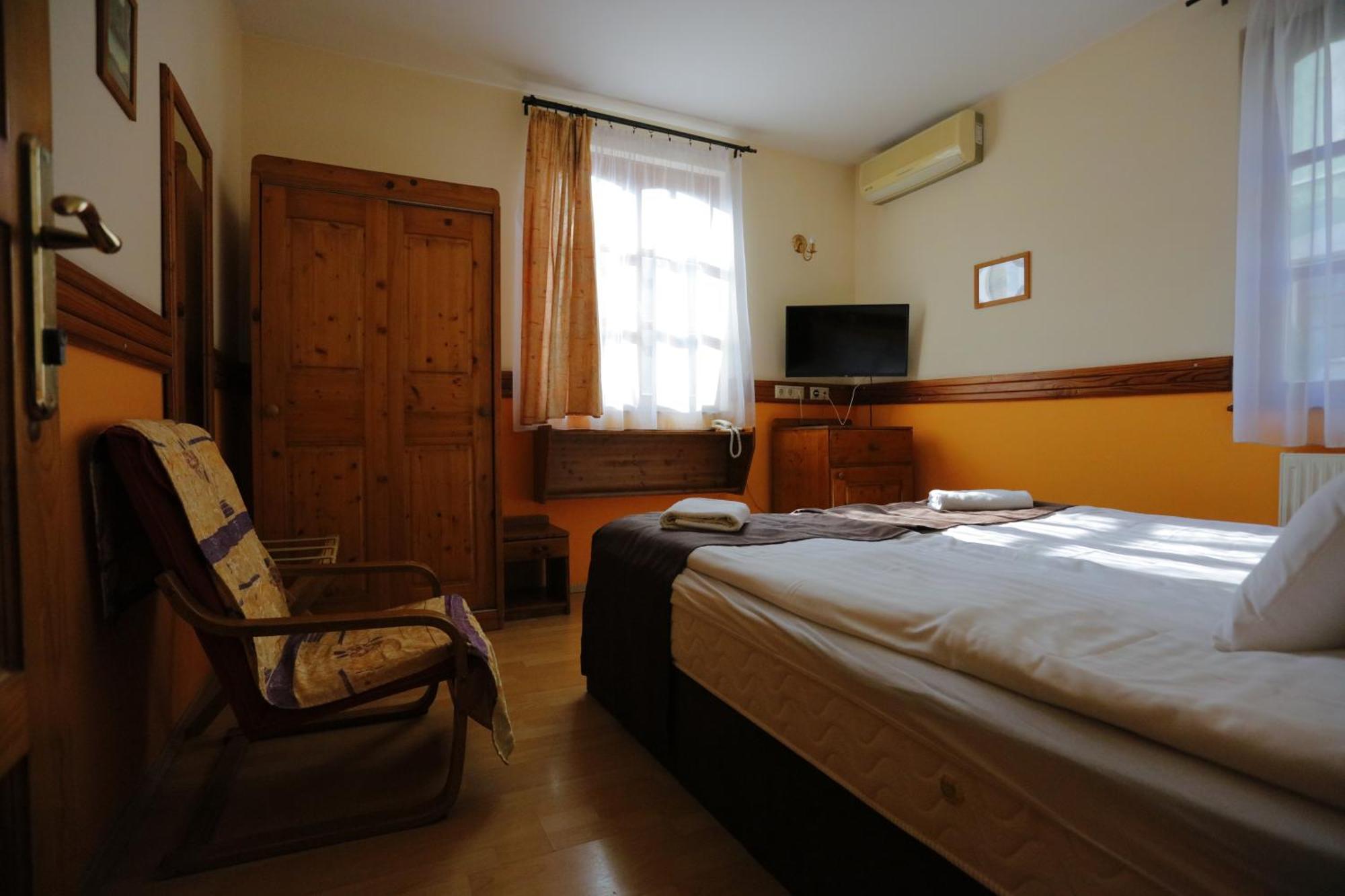 Hotel Szent Istvan Eger Extérieur photo